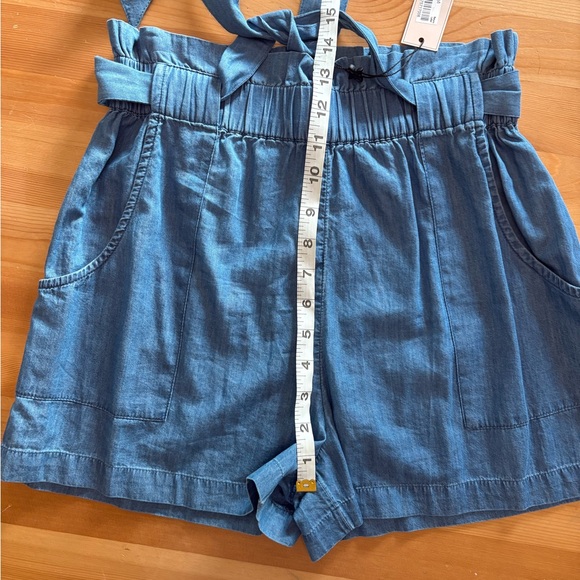 BCBG nwt paper bag shorts - Picture 4 of 4